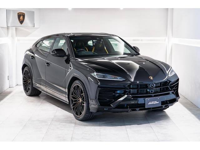 Lamborghini URUS 2026 — фото автомобиля