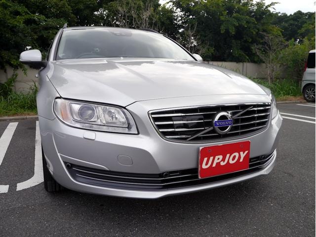 Volvo V70 2015 — фото автомобиля 1