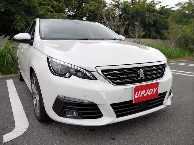 Peugeot 308 2018 — фото автомобиля 1