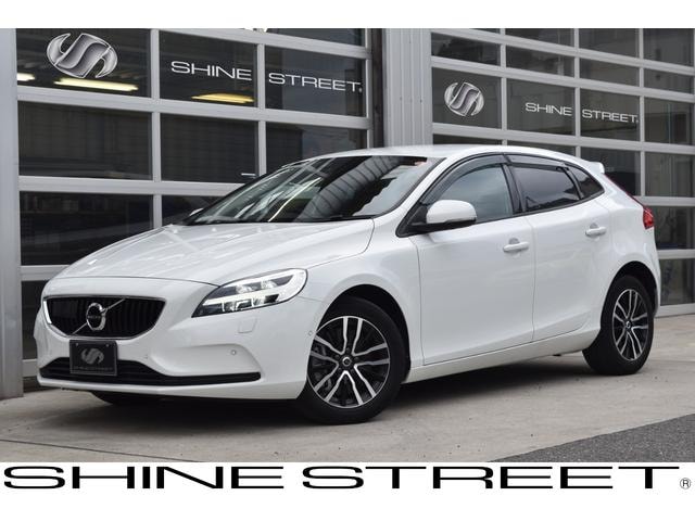 Volvo V40 2019 — фото автомобиля 1