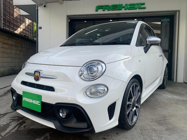 Abarth 595 2018 — фото автомобиля 1