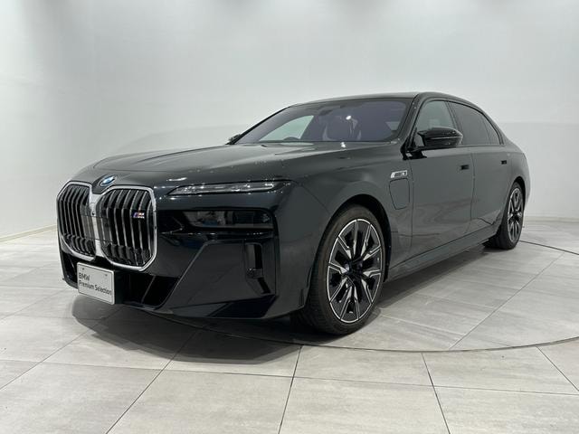 Bmw i7 2025 — фото автомобиля