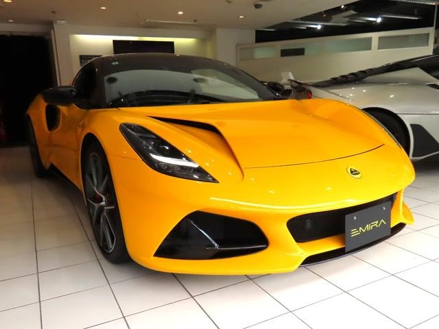 Lotus EMIRA 2024 — фото автомобиля