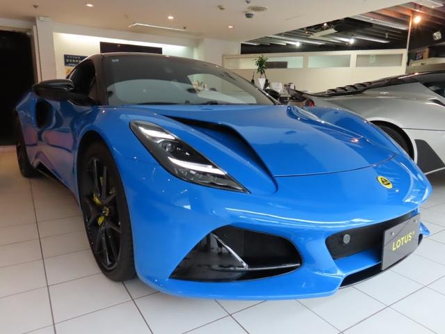 Lotus EMIRA 2024 — фото автомобиля