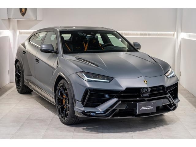 Lamborghini URUS 2024 — фото автомобиля