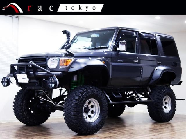 Toyota LAND CRUISER 70 2014 — фото автомобиля