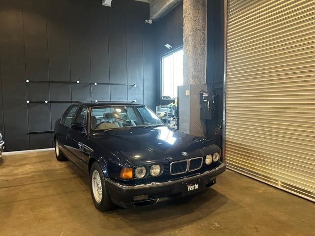 Bmw 7 SERIES 1993 — фото автомобиля 1