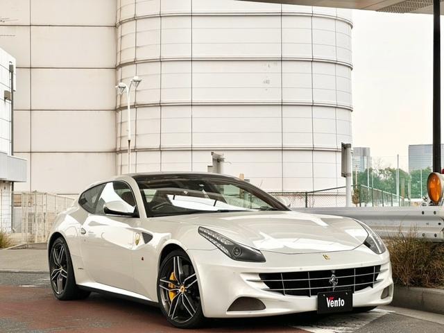Ferrari FF 2014 — фото автомобиля