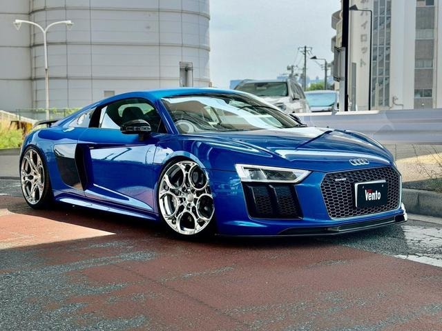 Audi R8 2017 — фото автомобиля