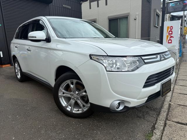 Mitsubishi OUTLANDER 2013 — фото автомобиля