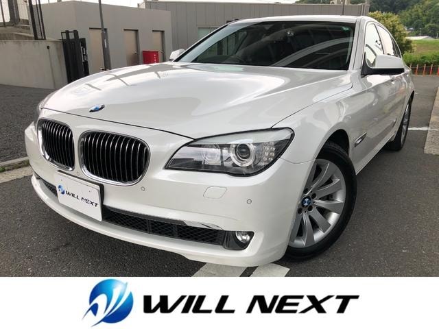 Bmw 7 SERIES 2011 — фото автомобиля 1