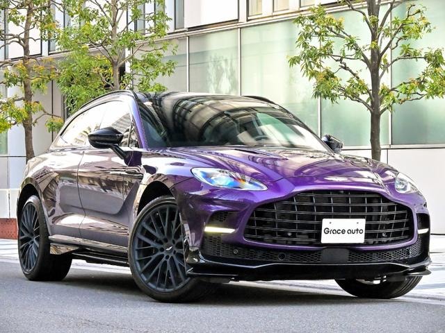 Aston Martin DBX 2024 — фото автомобиля