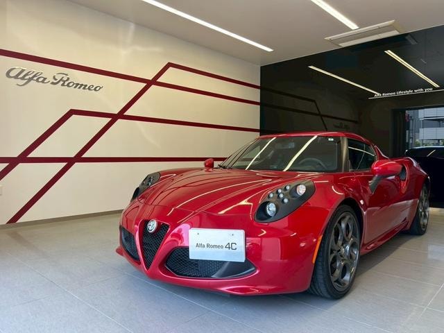 Alfa Romeo 4C 2015 — фото автомобиля 1