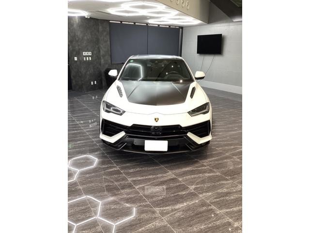 Lamborghini URUS 2024 — фото автомобиля