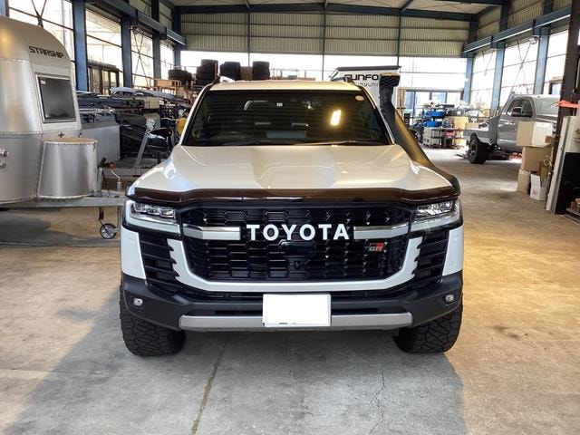 Toyota LAND CRUISER 2022 — фото автомобиля