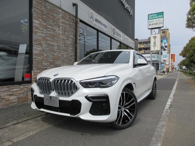 Bmw X6 2022 — фото автомобиля 1