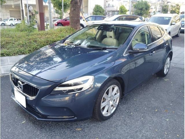 Volvo V40 2016 — фото автомобиля