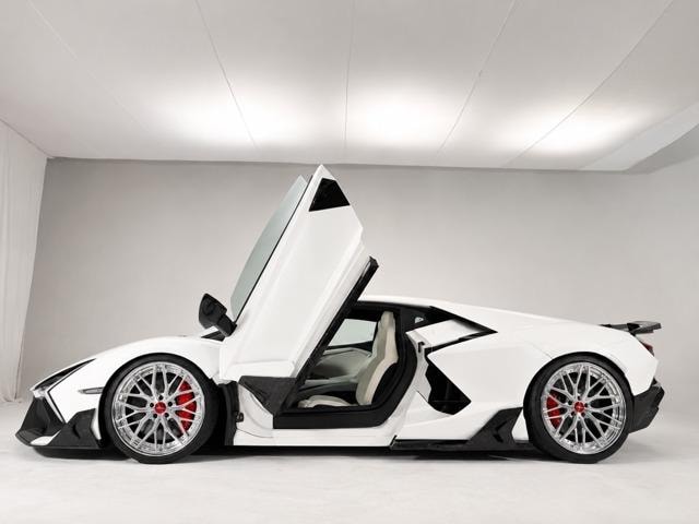 Lamborghini REVUELTO 2026 — фото автомобиля