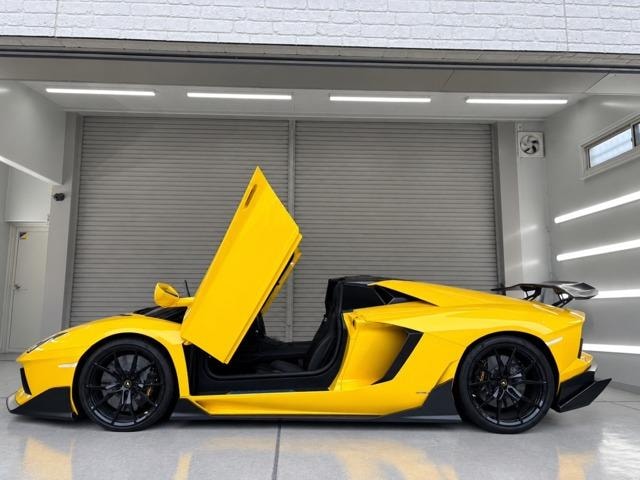 Lamborghini AVENTADOR 2015 — фото автомобиля