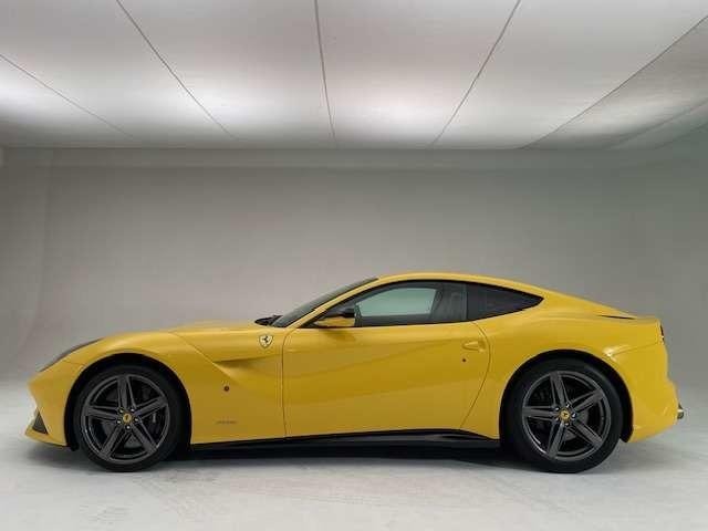 Ferrari F12 BERLINETTA 2013 — фото автомобиля