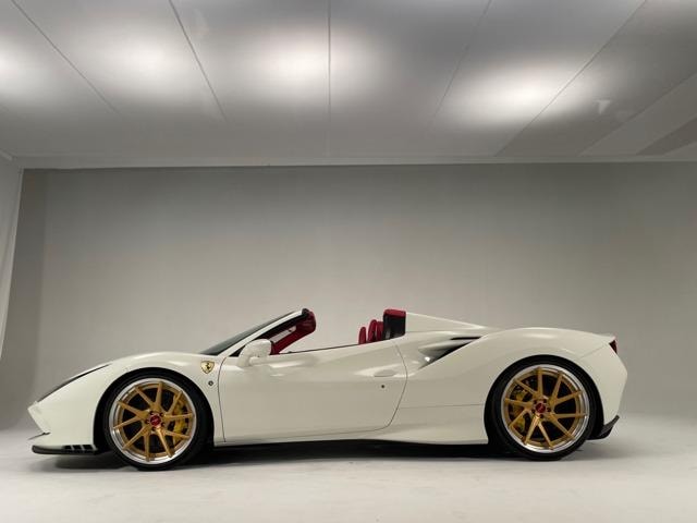 Ferrari F8 SPIDER 2022 — фото автомобиля
