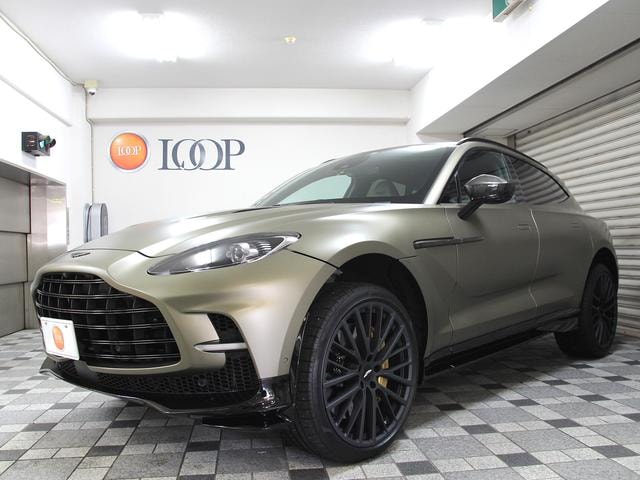 Aston Martin DBX 2022 — фото автомобиля