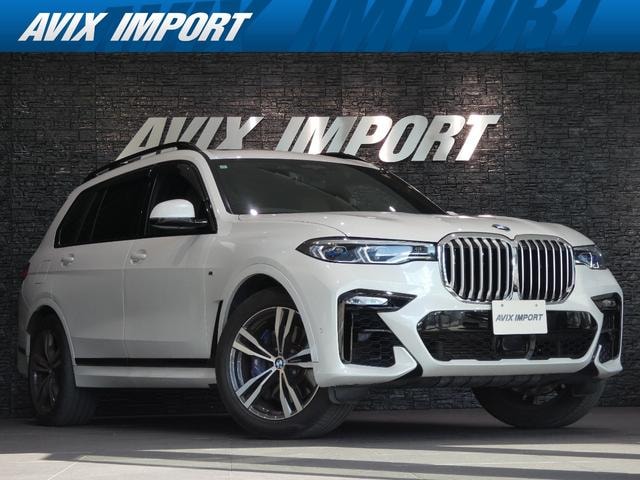 Bmw X7 2020 — фото автомобиля