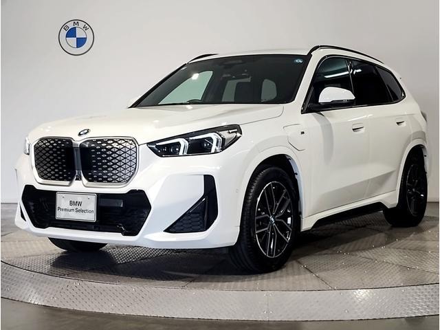 Bmw iX1 2025 — фото автомобиля 1
