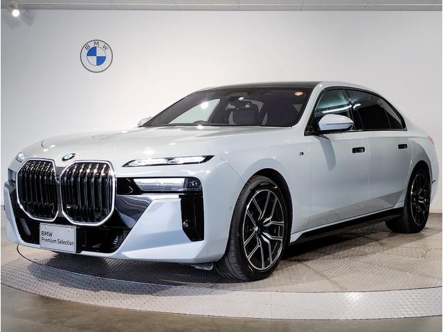 Bmw 7 SERIES 2023 — фото автомобиля 1