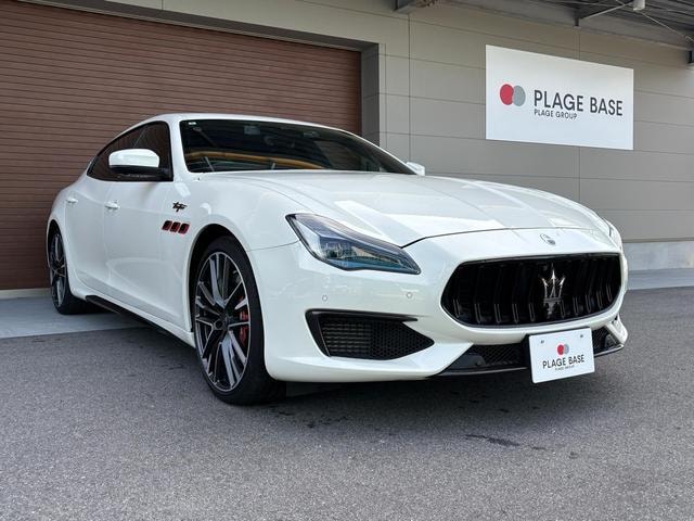 Maserati QUATTROPORTE 2022 — фото автомобиля