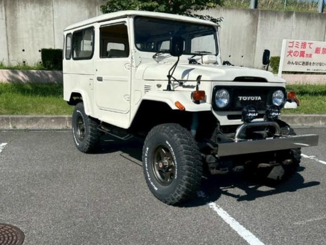 Toyota LAND CRUISER 40 1981 — фото автомобиля
