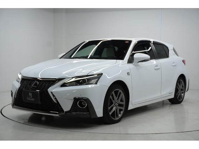 Lexus CT 2018 — фото автомобиля 1