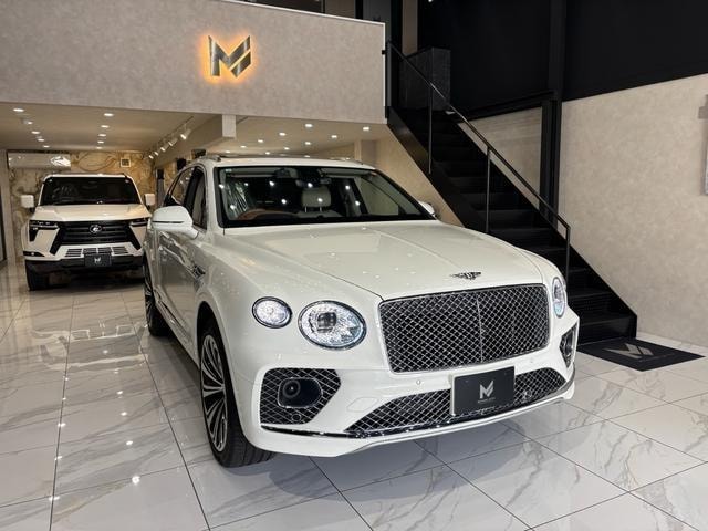 Bentley BENTAYGA 2023 — фото автомобиля