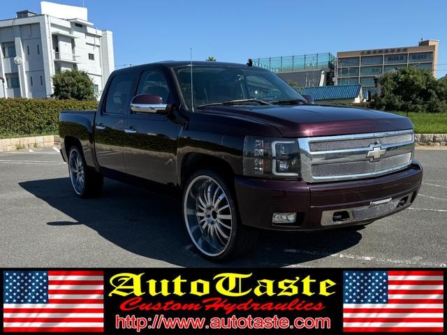 Chevrolet SILVERADO 2008 — фото автомобиля 1