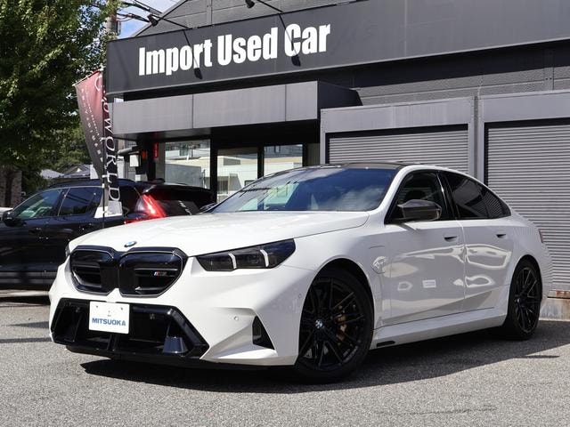 Bmw M5 2025 — фото автомобиля