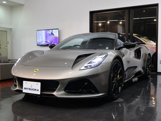 Lotus EMIRA 2024 — фото автомобиля