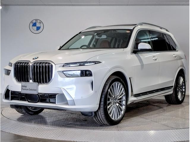 Bmw X7 2023 — фото автомобиля