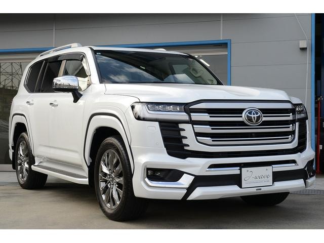 Toyota LAND CRUISER 2023 — фото автомобиля