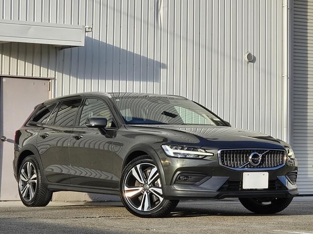 Volvo V60 2020 — фото автомобиля