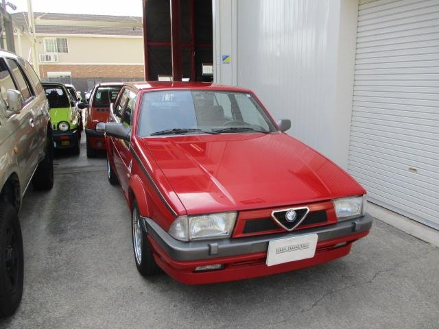 Alfa Romeo ALFA 75 1990 — фото автомобиля