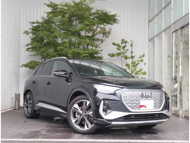Audi Q4 E-TRON 2022 — фото автомобиля 1