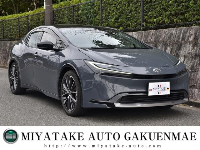 Toyota PRIUS 2023 — фото автомобиля 1