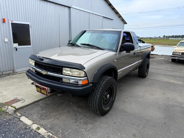 Chevrolet S-10 2003 — фото автомобиля
