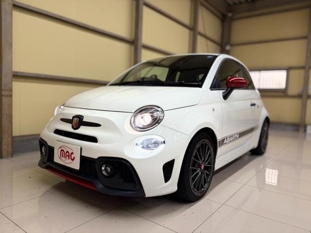 Abarth 595 2024 — фото автомобиля 1