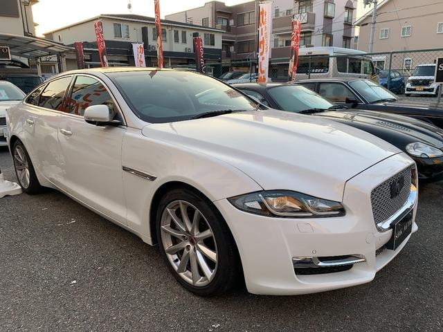 Jaguar XJ 2016 — фото автомобиля 1