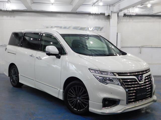 Nissan ELGRAND 2015 — фото автомобиля 1