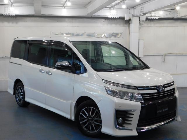 Toyota VOXY 2015 — фото автомобиля 1