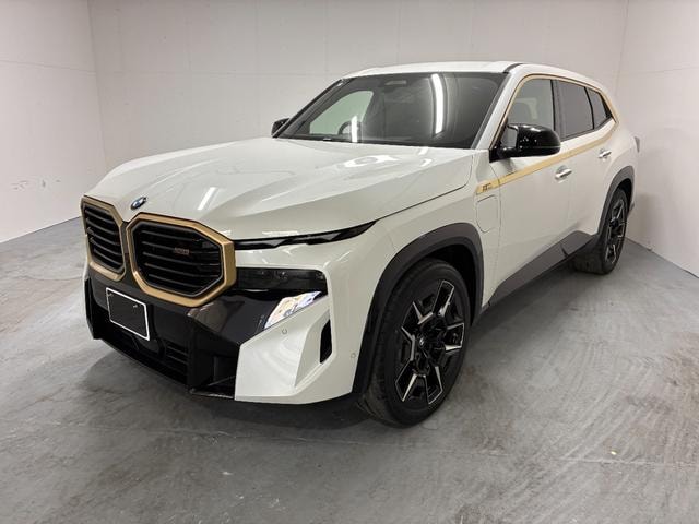 Bmw XM 2025 — фото автомобиля