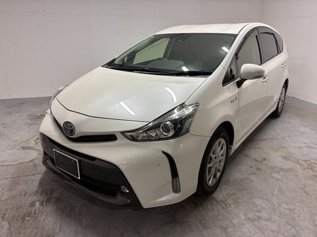 Toyota PRIUS ALPHA 2019 — фото автомобиля