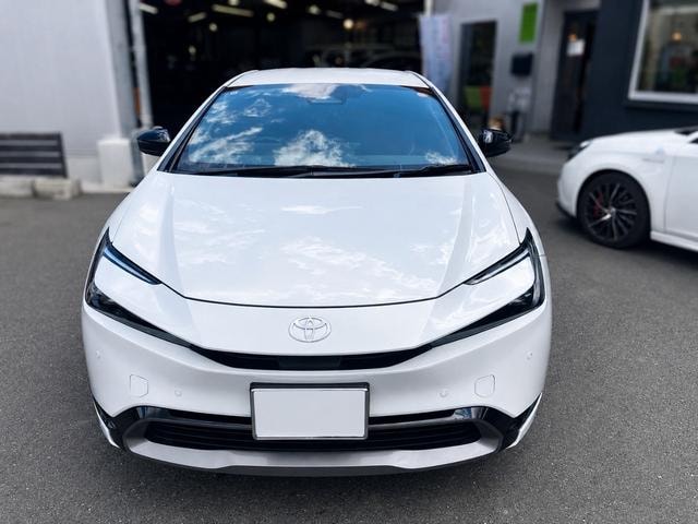 Toyota PRIUS 2024 — фото автомобиля 1